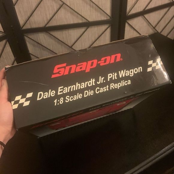 Snap-On Dale Earnhardt Jr. Pit Wagon 1:8 Scale - Picture 2 of 6